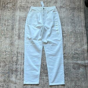 American Eagle Stretch Curvy Mom Jean White Size 28